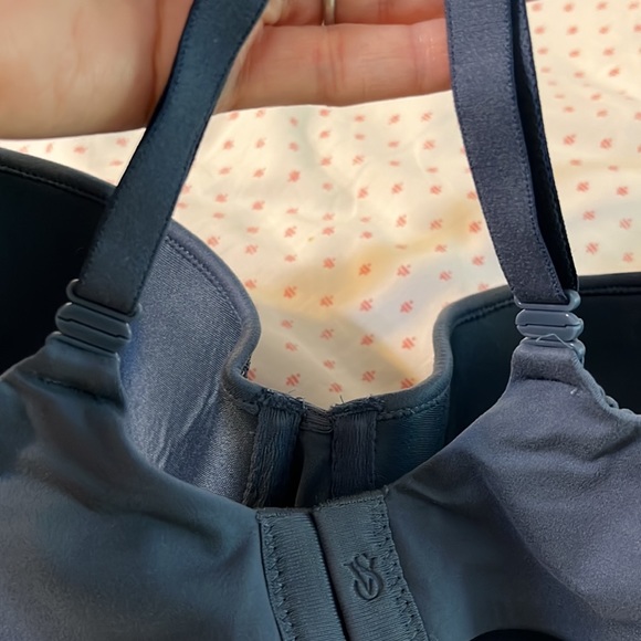 Victoria’s Secret Body by Victoria blue lined demi size 32DD - Picture 4 of 6